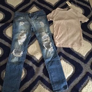 Sz 24 DISTRESSED JEAN  W/ FREE TOP SZ SMALL